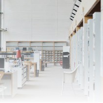 Bibliothèque

Aménagez un espace de travail et de lecture.
